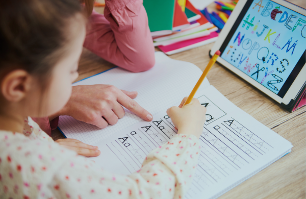 How Parents' Support and Emotional Guidance Shape Homework Success How Parents' Support and Emotional Guidance Shape Homework Success